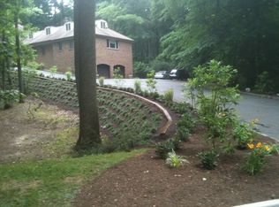 2 Twin Brooks Ct, Holmdel, NJ 07733