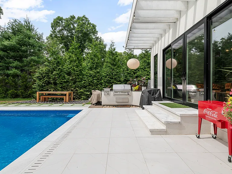 101 Montauk Blvd — Photo 13