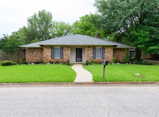 2332 Green Oaks St, Denton, TX 76209