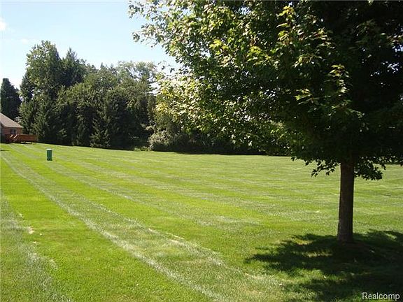 4th image of 1934 Pebble Creek Dr