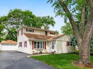 2201 Robin Ln, Rolling Meadows, IL 60008