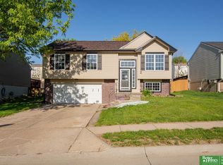 14414 S 28th St, Bellevue, NE 68123