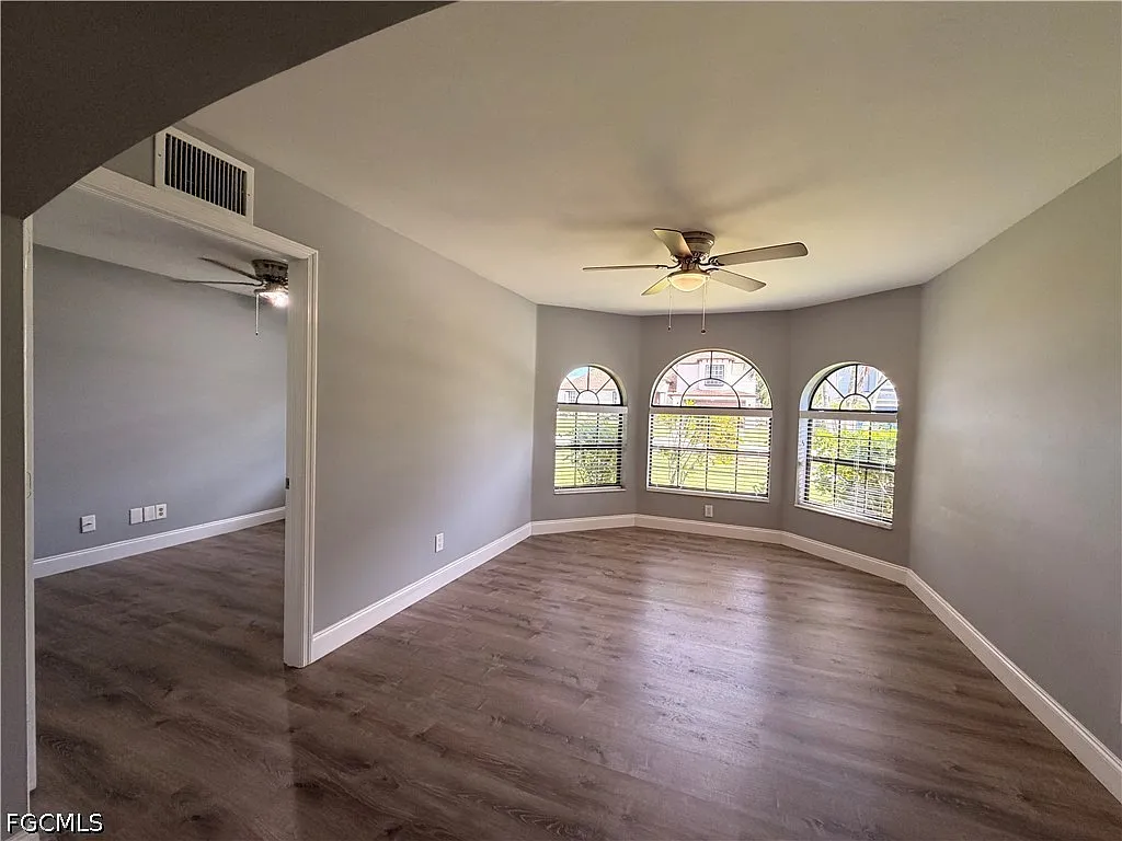3 bed, 2.0 bath, 2317 sqft, $2,200 — Photo 4