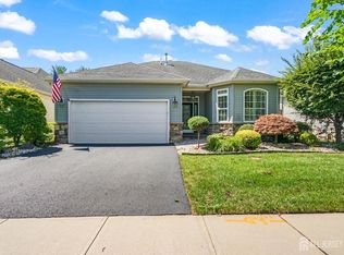 37 Vineyard Ct, Monroe Township, NJ 08831