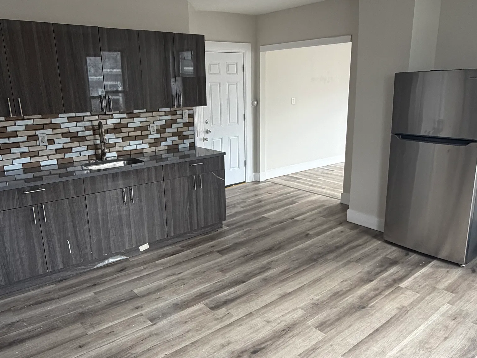 4 bed, $3,000 — Photo 2