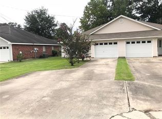 818 Eden Oaks Dr, Ponchatoula, LA 70454