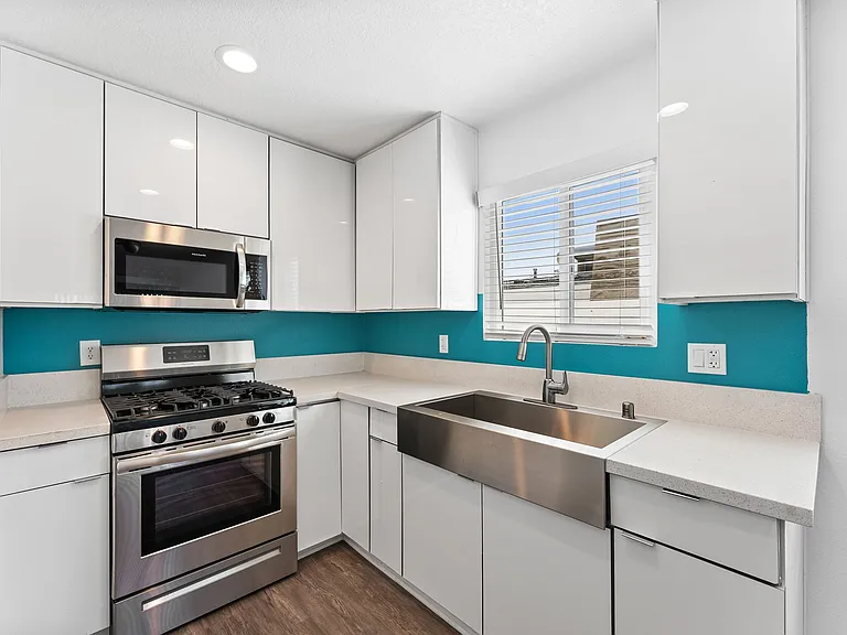 Eastside Apartments — Photo 23