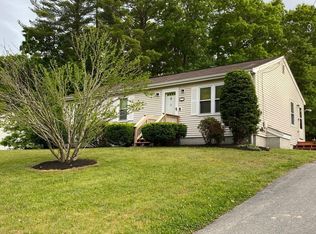 65 Bluejay Ln, Taunton, MA 02780