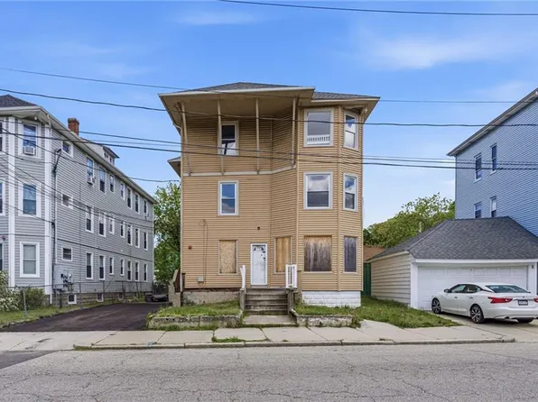 651 Front St, Woonsocket, RI 02895