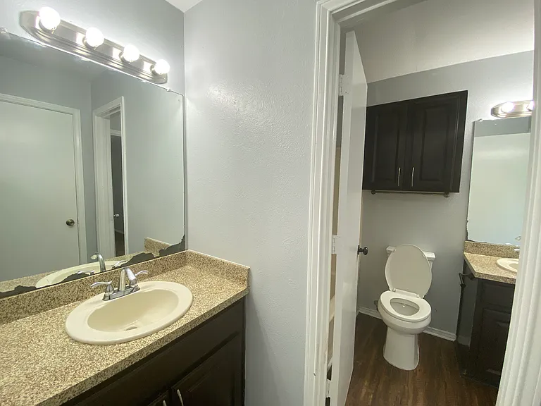 207 Country Bend Dr — Photo 14