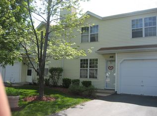 450 Meadow Hill Ln, Round Lake Beach, IL