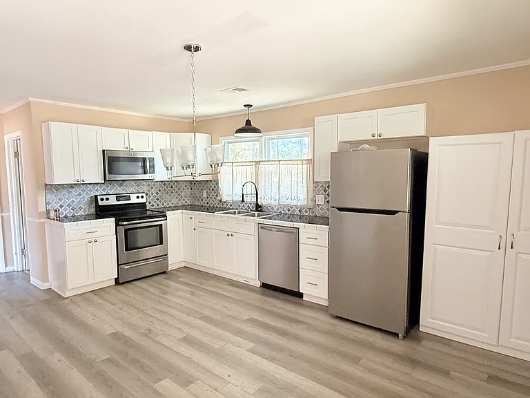 1206 Lakeside Dr — Photo 14