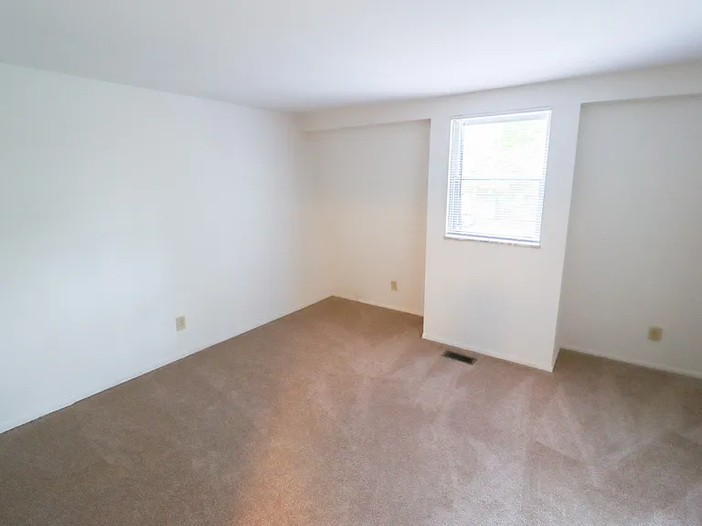 Kingswood Townhouses — Photo 8