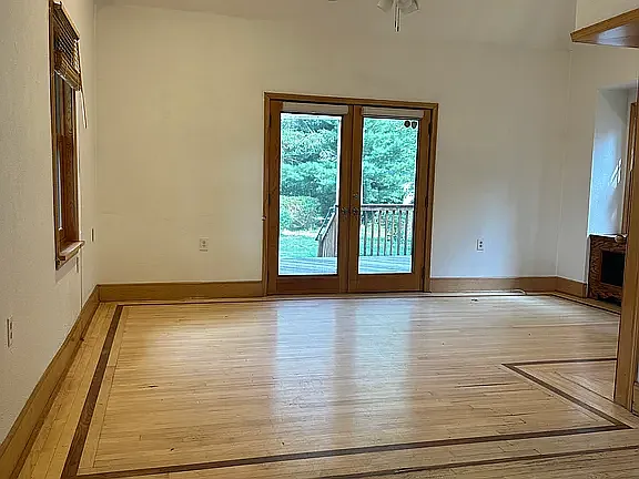325 Bogert Ave — Photo 29