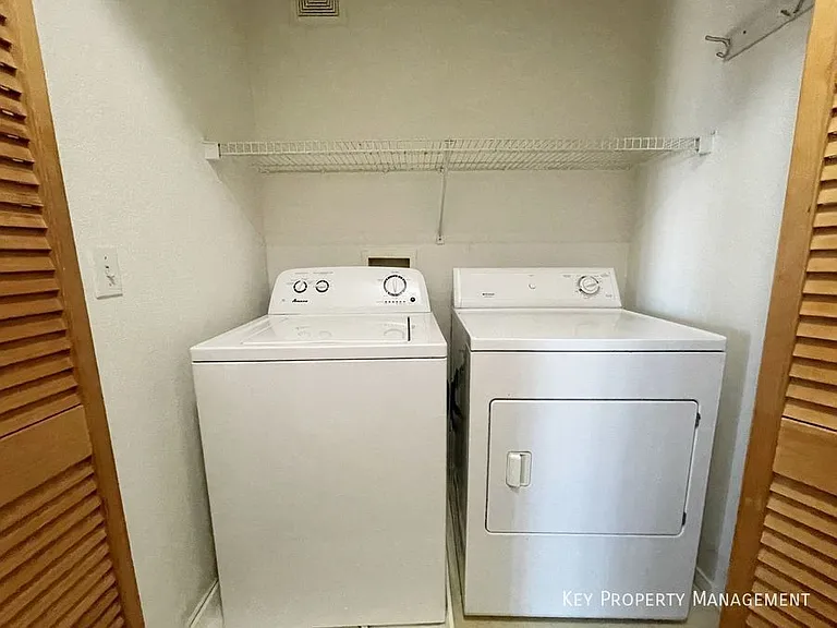 2110 N Los Feliz St #1074 — Photo 10
