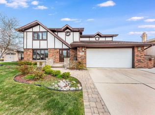 17319 Highwood Dr, Orland Park, IL 60467