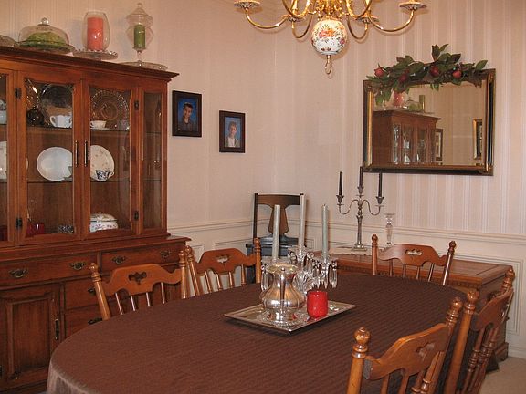 DR with walk-in china closet