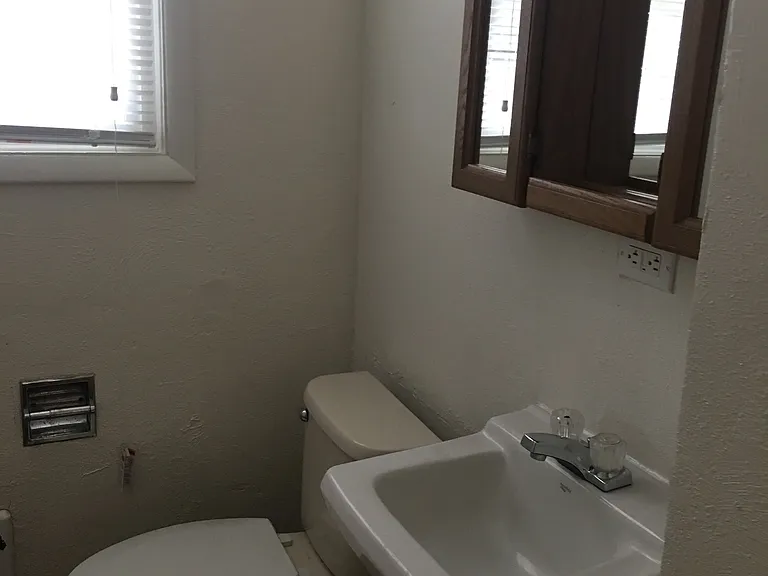 1409 Arthur St — Photo 6