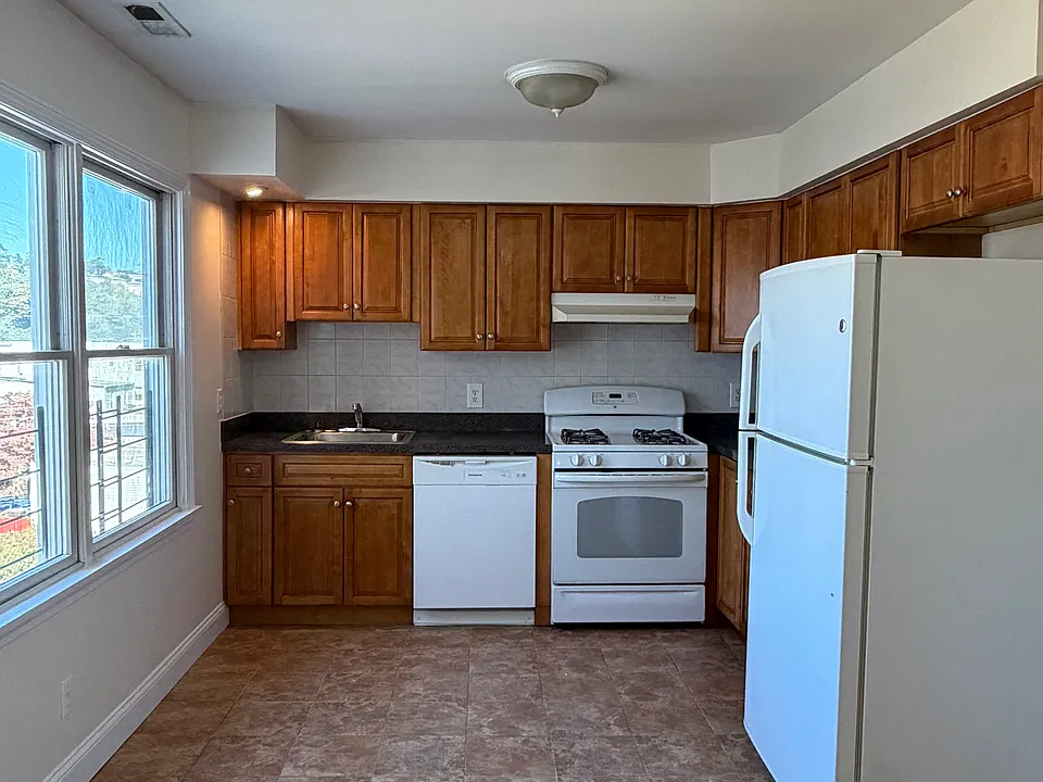 19 Burhans Ave #2A
