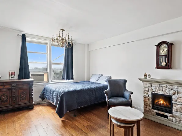 4320 Van Cortlandt Park E image 9 of 15