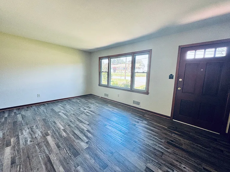 5930 Edgewood Ave — Photo 3