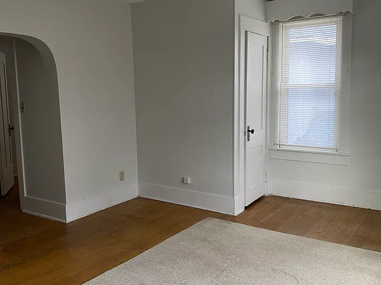 1001 E Main St #3 — Photo 9
