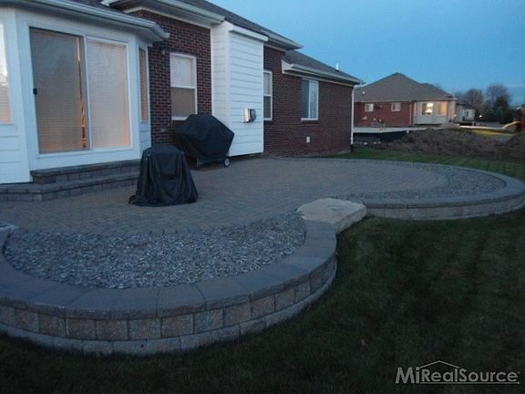 4th image of 18576 Crenshaw Dr