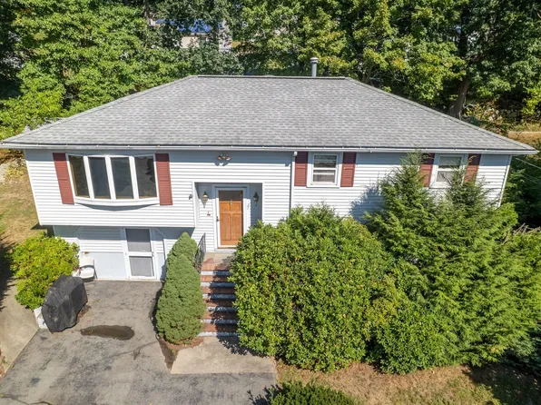 27 State St, Randolph, MA 02368