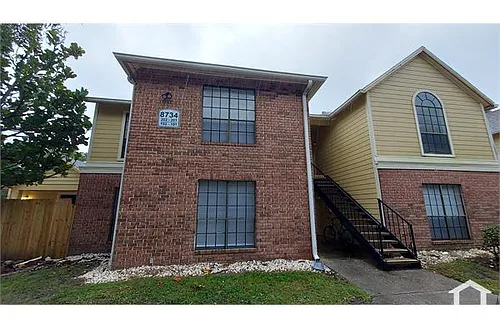 8734 Mallard Reserve Dr Photo 1