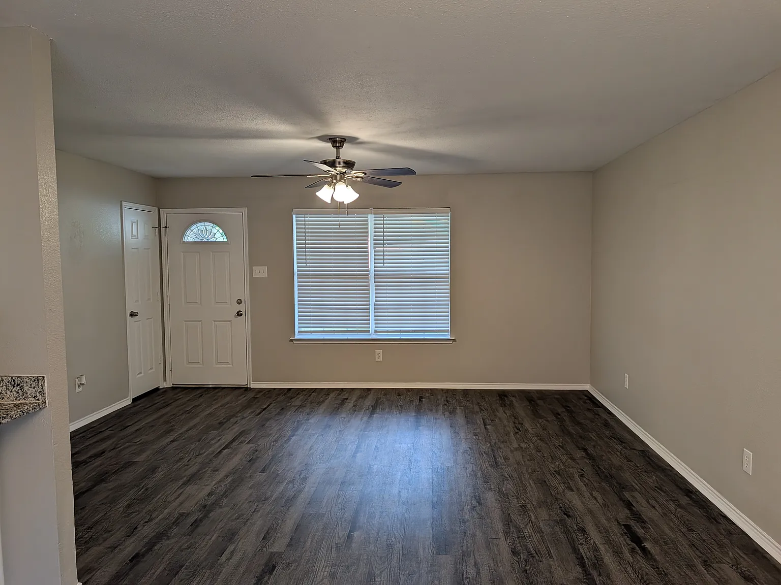 118 Westridge Dr. Springtown TX 76082 — Photo 4