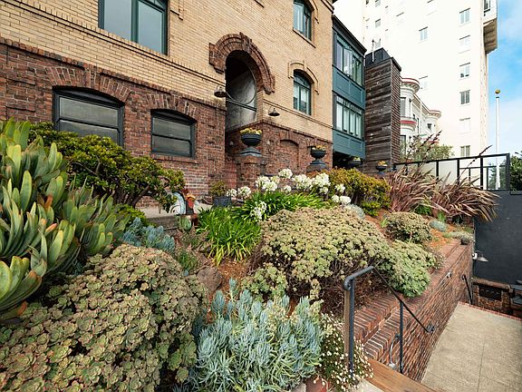 2nd image of 1142 Union St
