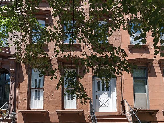 2nd image of 235 Macdonough St #1
