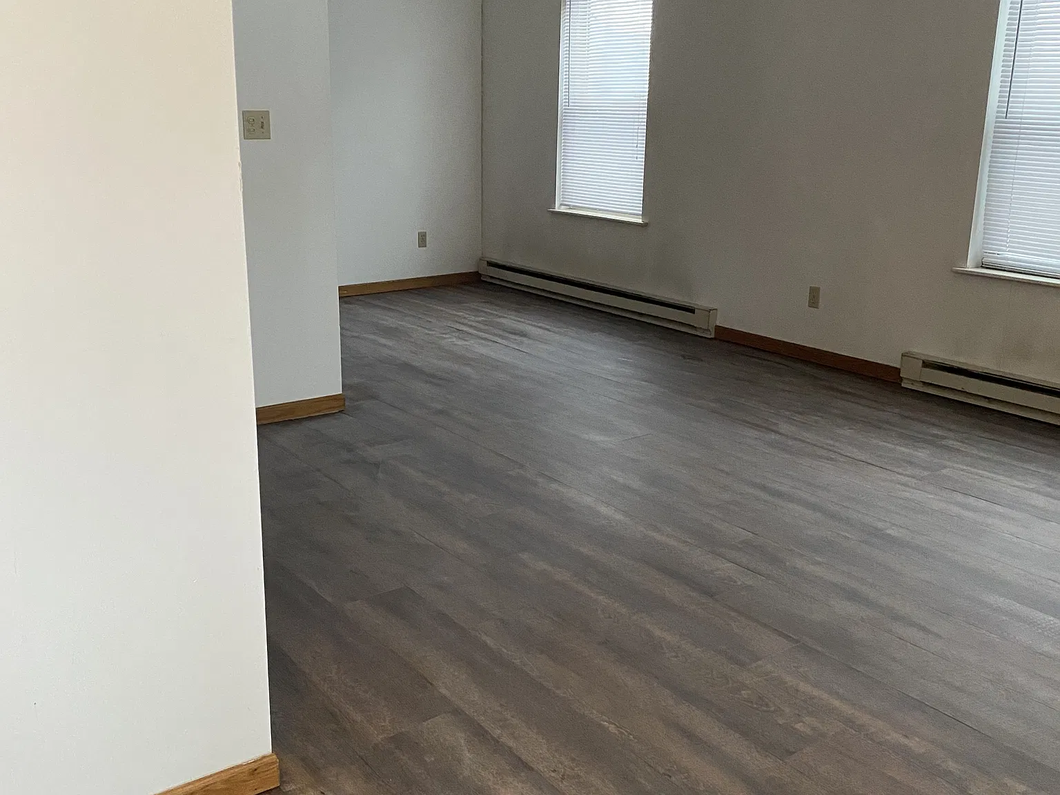1204 Vinewood Ave - 3 — Photo 4