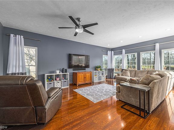 4th image of 1671 Elm Dr