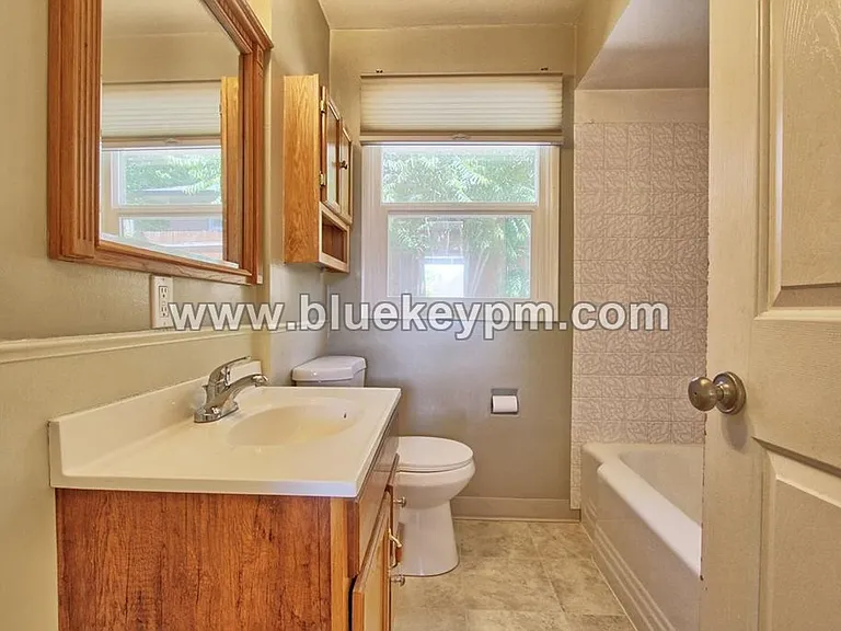 1102 NW 41st St — Photo 10