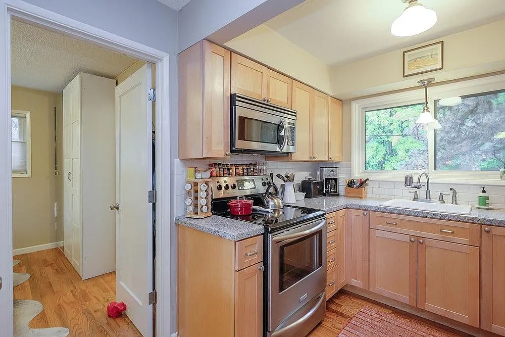1 bed, 700 sqft, $1,695 — Photo 3