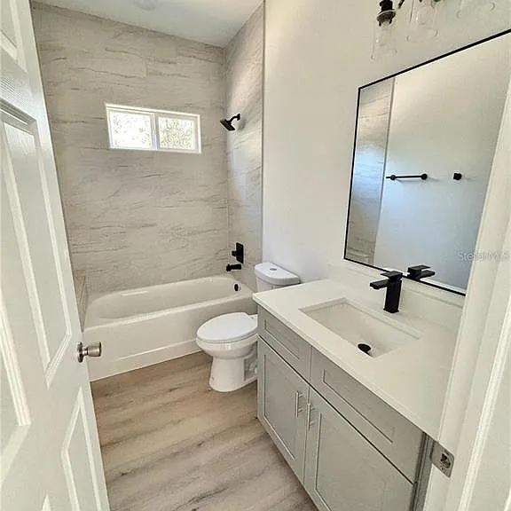 2349 W Oakland Ln — Photo 12