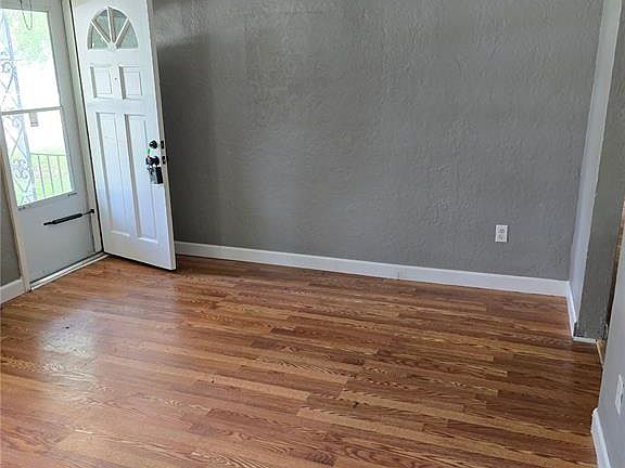 3rd image of 3807 White St