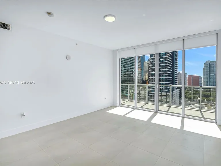 79 SW 12th St #2302 — Photo 9