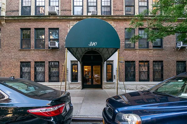 Sold by Compass | media 17