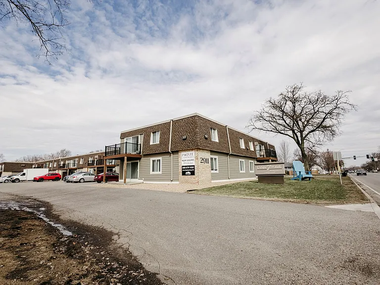 Pointe Apartments — Photo 28