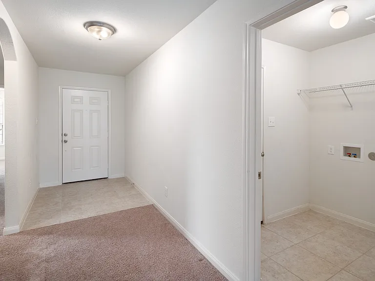 112 Curt St — Photo 4