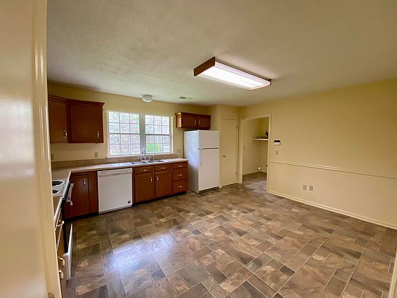 4th image of 6424 Plantation Dr