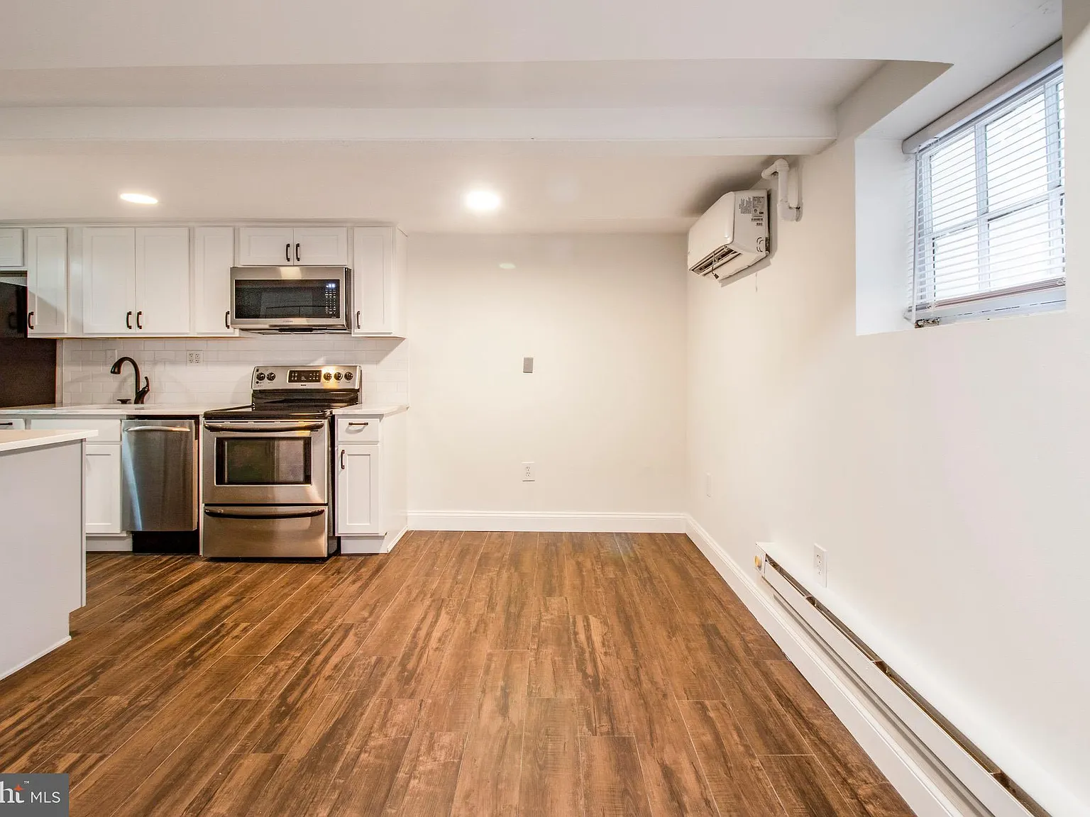 1 bed, 1320 sqft, $2,000 — Photo 4