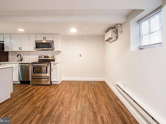 4th image of 104 15th St SE APT B