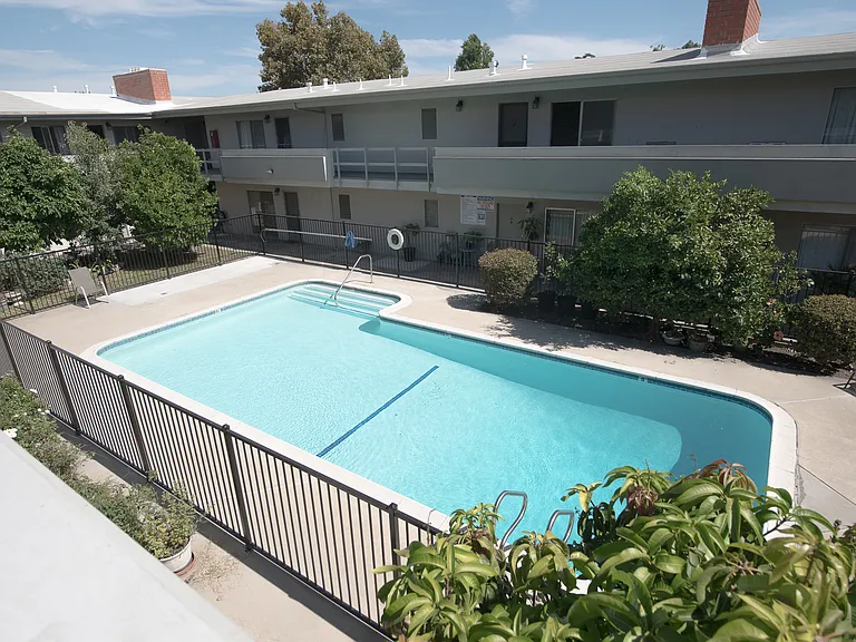 450 Live Oak — Photo 12