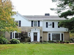 2671 Cranlyn Rd, Shaker Heights, OH 44122