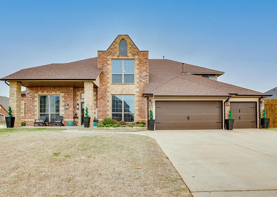 1st image of 801 Erinova Dr