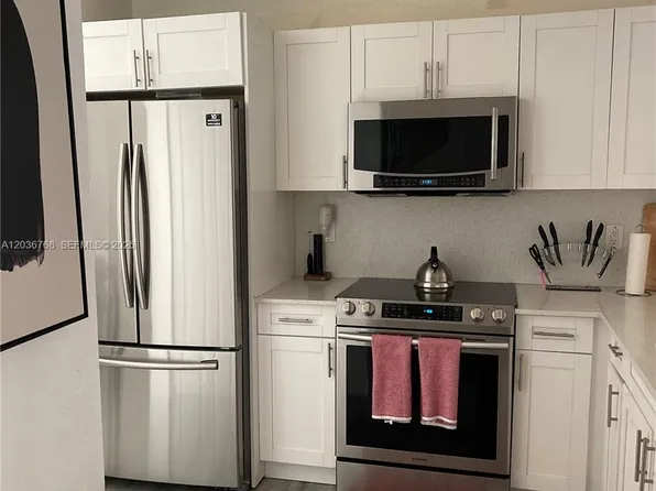 2432 SW 99th Way, Miramar, FL 33025