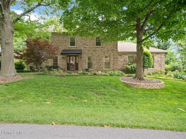 8305 Pine Grove Ct, Louisville, KY 40214